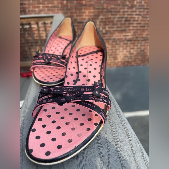 Rare Giuseppe Zanotti Black and Pink Kitten Heel (US 7) - Picture 6 of 9